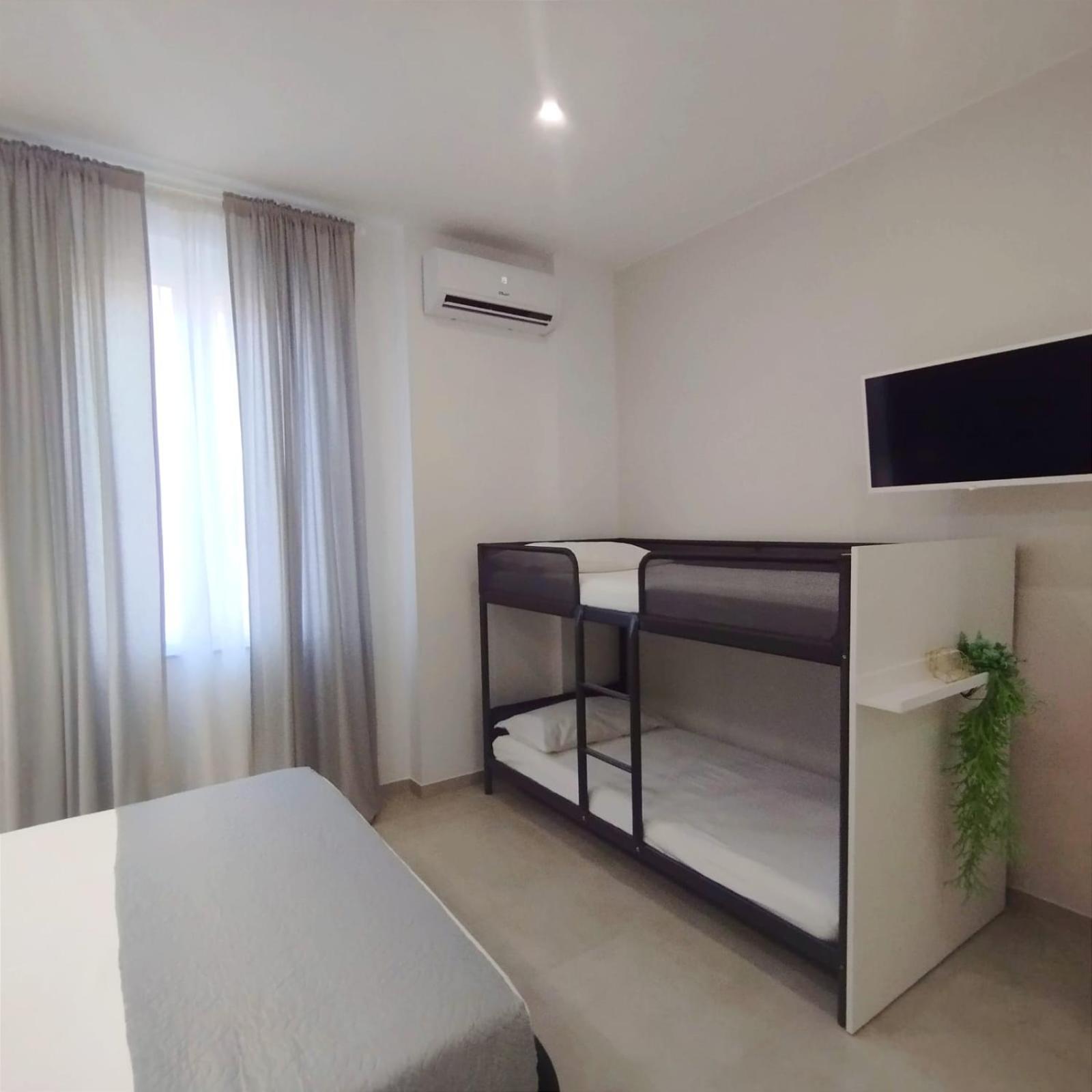 Agatha Modern Elegant Rooms SantʼAgata di Militello Εξωτερικό φωτογραφία
