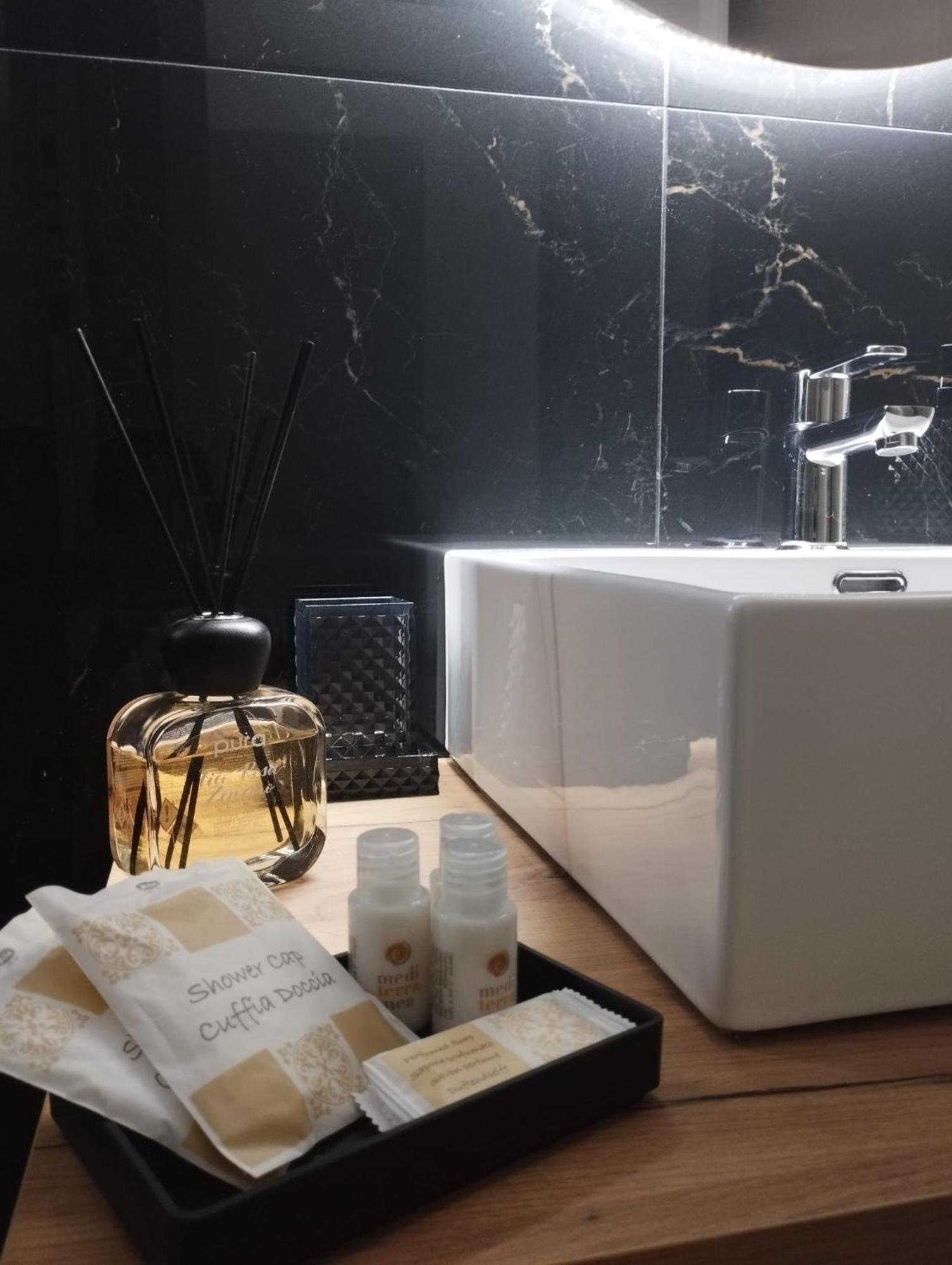 Agatha Modern Elegant Rooms SantʼAgata di Militello Εξωτερικό φωτογραφία